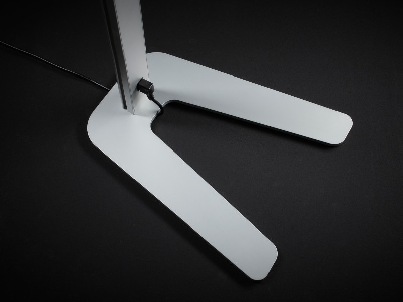 Novus Attenzia space LED Stehleuchte, dimmbar 4000K, schwarz (740+3198+000) Standfuß